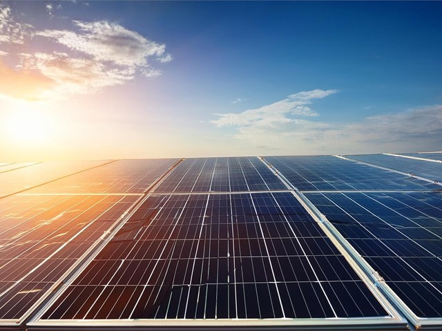 Aprovecha el buen tiempo e instala placas solares en tu vivienda