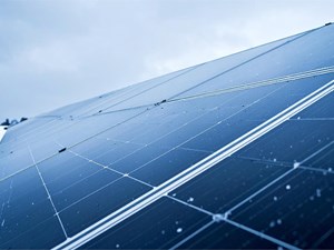 ¿Es rentable instalar placas solares?